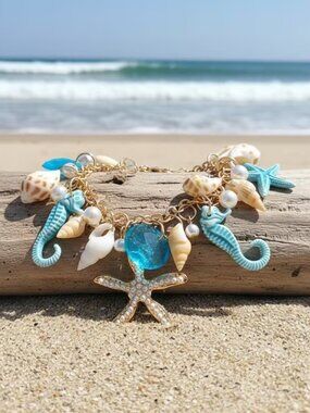 Aqua, Pearl & Gold Seashell, Starfish & Seahorse Charm Bracelet NEW & SO PRETTY